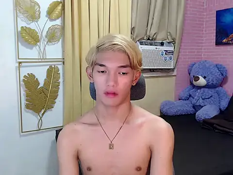 urasian john18 online show from April 20, 7:49 pm