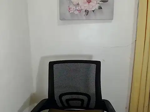 Snapshot of urasian_john18 chatting on September 28, 5:49 am urasian john18 online show from September 28, 5:49 am