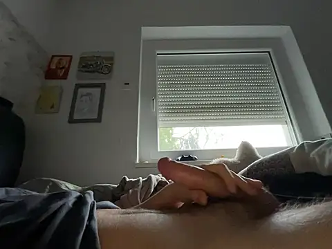 xmilolivex online show from February 14, 8:42 am