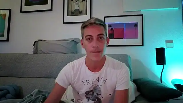 1Hugo1 online show from September 24, 8:40 pm