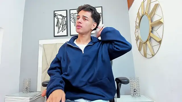 Snapshot of owen__johnson chatting on October 2, 12:31 pm owen johnson online show from October 2, 12:31 pm