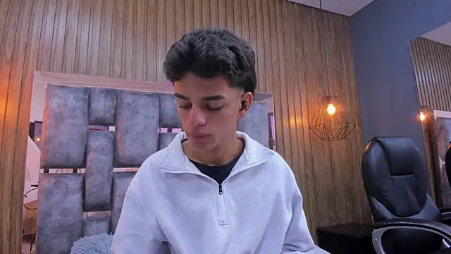 owen  johnson online show from April 22, 12:54 pm