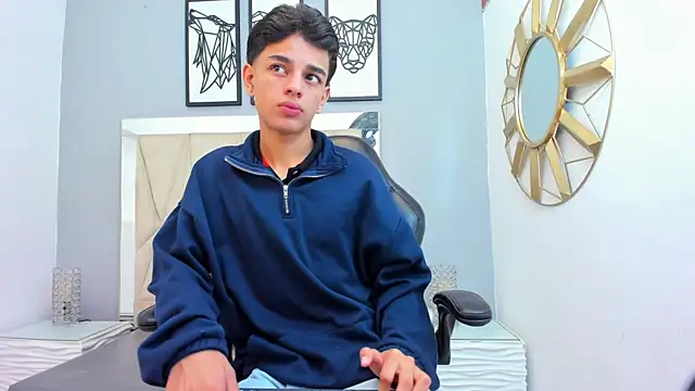 Snapshot of owen__johnson chatting on October 6, 11:48 am owen johnson online show from October 6, 11:48 am