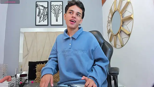 Snapshot of owen__johnson chatting on October 7, 12:31 pm owen johnson online show from October 7, 12:31 pm