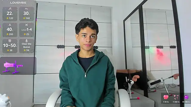 Snapshot of owen__johnson chatting on October 12, 12:54 pm owen johnson online show from October 12, 12:54 pm