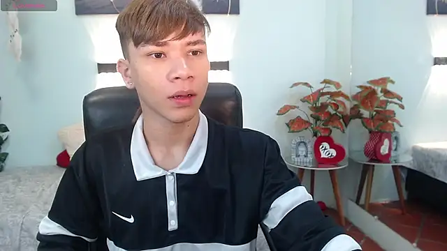 nathanclay online show from September 12, 12:49 pm
