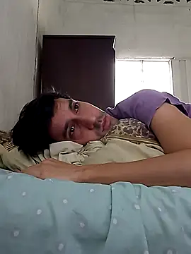 Dilanstrawberry online show from March 3, 9:32 pm