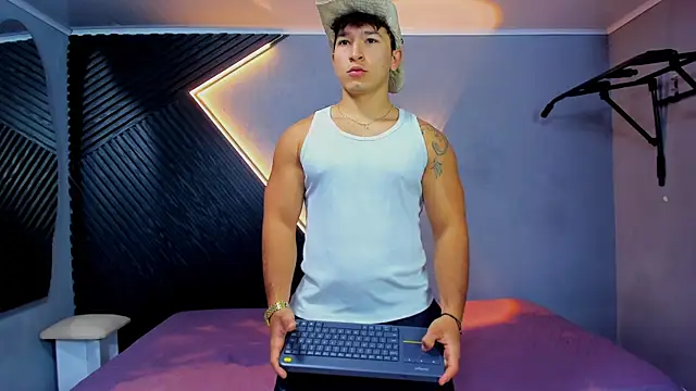 Horny nick18 online show from June 19, 11:48 am