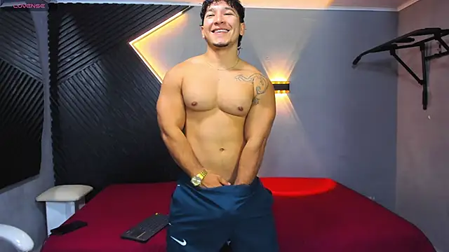 Horny nick18 online show from May 7, 2:17 pm