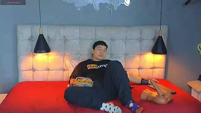 Snapshot of Horny_nick18 chatting on October 7, 1:26 pm Horny nick18 online show from October 7, 1:26 pm