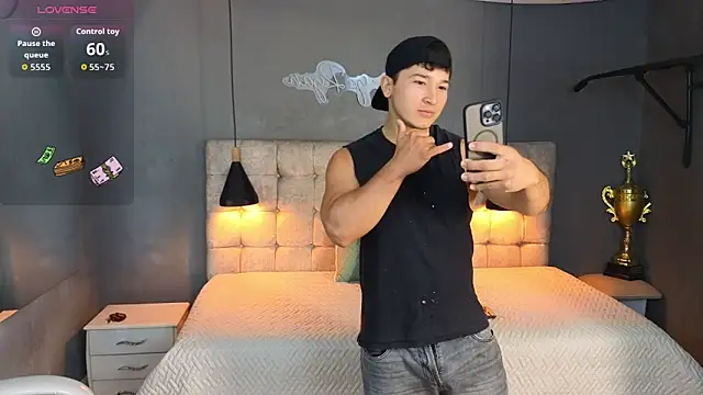 Snapshot of Horny_nick18 chatting on September 18, 1:02 pm Horny nick18 online show from September 18, 1:02 pm