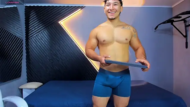 Horny nick18 online show from April 24, 12:40 pm