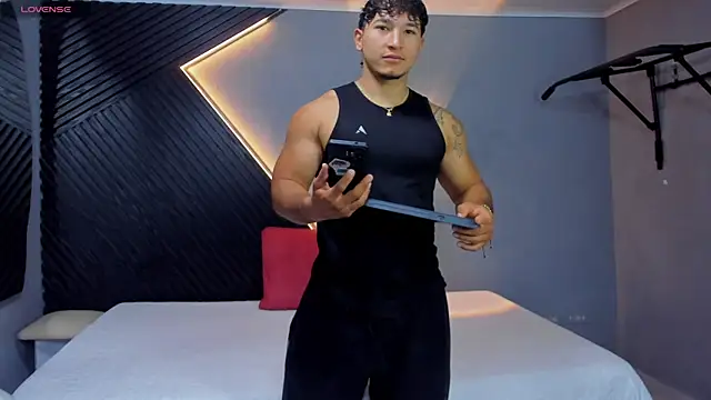 Horny nick18 online show from May 11, 1:35 pm