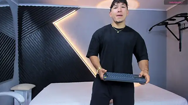 Horny nick18 online show from April 27, 1:40 pm