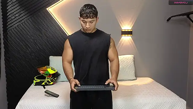 Horny nick18 online show from February 21, 1:01 pm