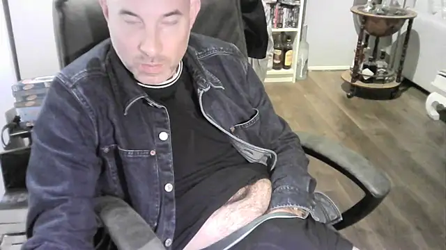 Snapshot of Chrisprngr chatting on September 29, 11:44 pm Chrisprngr online show from September 29, 11:44 pm