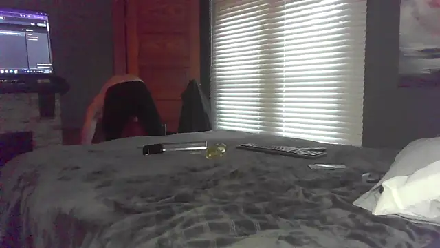 dickmedowndaddy22 online show from November 1, 9:30 pm