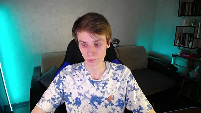 yes cute boy  online show from April 15, 9:53 am