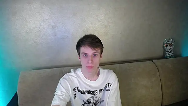 yes cute boy  online show from March 17, 9:39 pm