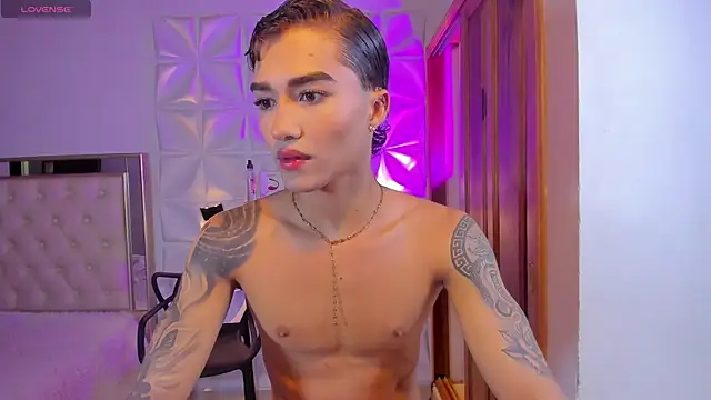 Wyatt Rose online show from January 5, 9:18 pm