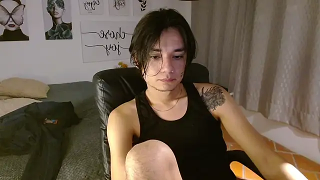 Snapshot of davoxer chatting on October 15, 2:52 am davoxer online show from October 15, 2:52 am