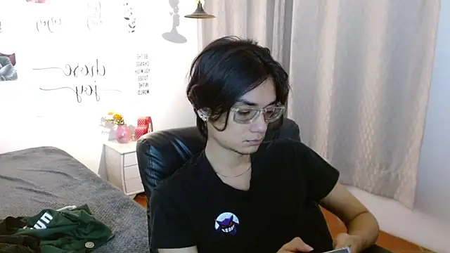 Snapshot of davoxer chatting on September 24, 2:22 am davoxer online show from September 24, 2:22 am
