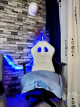 Snapshot of Masterblue_hot chatting on October 9, 10:58 pm Masterblue hot online show from October 9, 10:58 pm