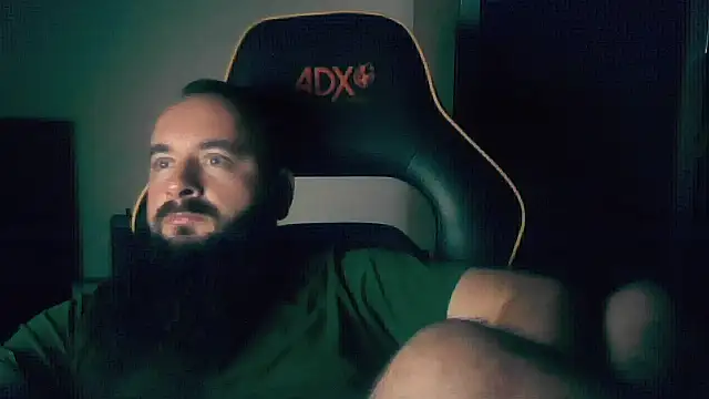 Snapshot of LondonMan1988 chatting on October 30, 6:42 pm LondonMan1988 online show from October 30, 6:42 pm