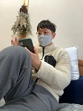 tom19899q online show from December 4, 10:28 pm