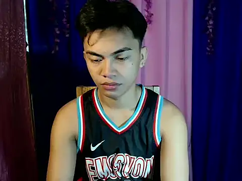 Snapshot of urguy_marco chatting on September 29, 1:04 am urguy marco online show from September 29, 1:04 am