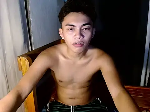 Snapshot of urguy_marco chatting on October 14, 4:08 am urguy marco online show from October 14, 4:08 am