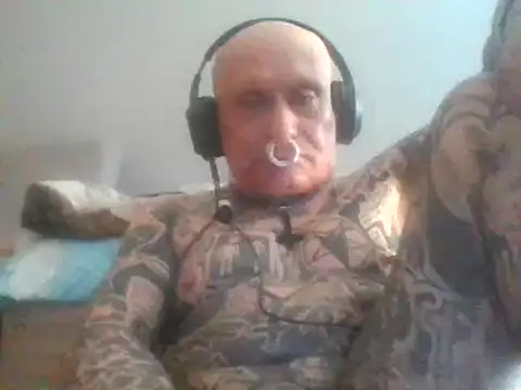 Snapshot of object857 chatting on March 9, 7:23 am object857 online show from March 9, 7:23 am