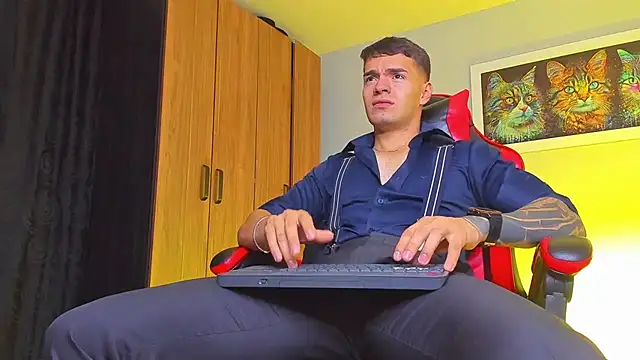 Snapshot of ALPHA_DOMINUS_ chatting on September 29, 4:44 am ALPHA DOMINUS online show from September 29, 4:44 am