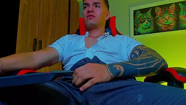 Snapshot of ALPHA_DOMINUS_ chatting on September 26, 4:43 am ALPHA DOMINUS online show from September 26, 4:43 am