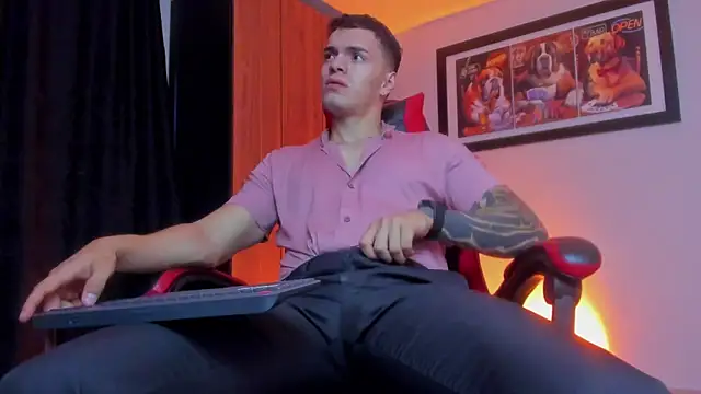 ALPHA DOMINUS  online show from March 9, 4:50 am