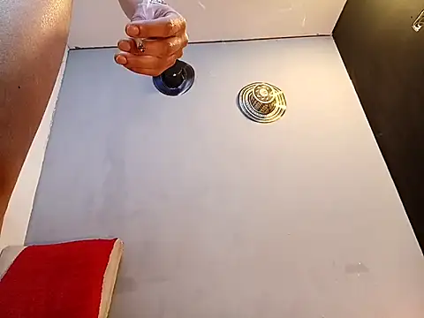 Snapshot of jhonny_thes28 chatting on October 21, 12:03 am jhonny thes28 online show from October 21, 12:03 am