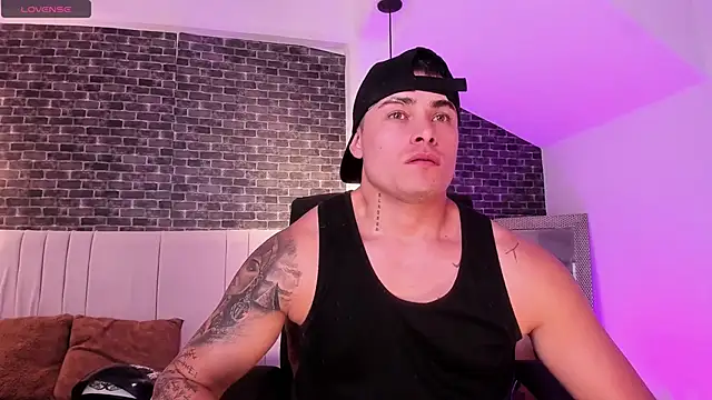 connorsmiith online show from March 20, 11:25 am