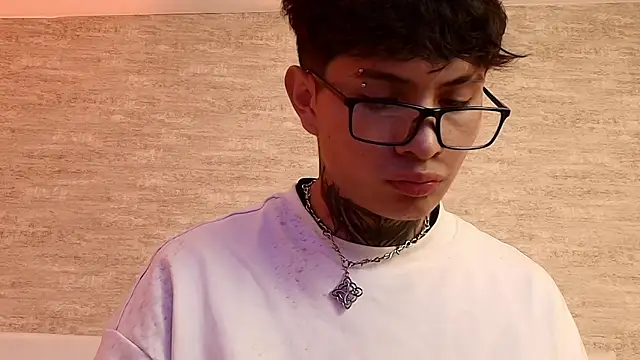 angell thomas online show from February 3, 6:51 am