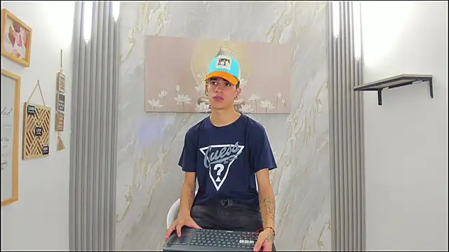 TWINKS BOYS1 online show from January 17, 8:44 pm