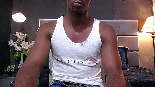 blackbignude online show from October 18, 1:54 am