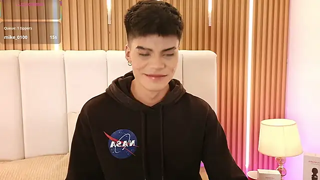 Dulcey  online show from April 28, 5:23 am