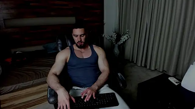 IvanHydee online show from April 17, 4:37 am