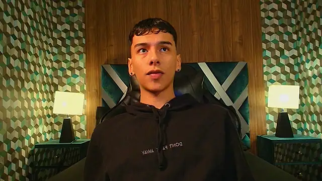 Aiden Royce online show from October 22, 5:22 am