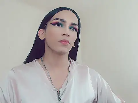 EMPERATRIZDOLL online show from September 18, 1:40 am