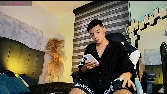 Isaac tan online show from March 10, 7:53 pm