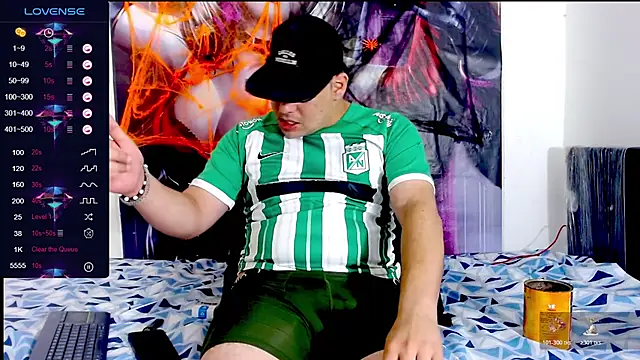 Snapshot of smith_hot29 chatting on October 27, 5:54 am smith hot29 online show from October 27, 5:54 am