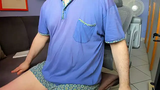 Bananagigante strip online show from June 22, 6:41 am