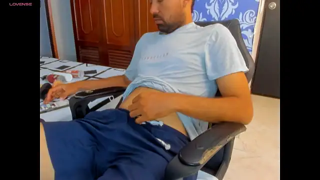 magnus serket online show from January 13, 12:20 pm