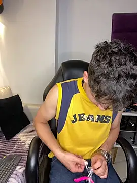 AdrianRinaldi online show from November 4, 8:21 pm