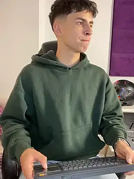 AdrianRinaldi online show from October 22, 10:46 pm